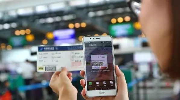 厲害丨刷臉進站、機器人指路......這些春運“新科技”你都會用嗎？